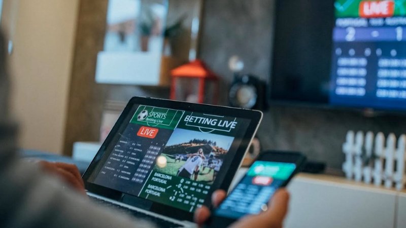 Tại sao Odds của trận đấu cứ nhảy liên tục trước giờ đá?